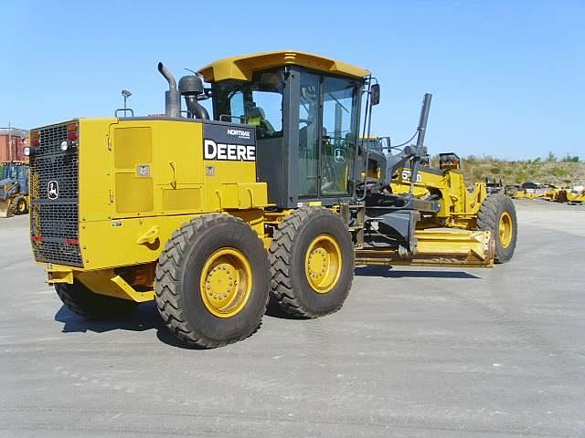 John Deere 670D